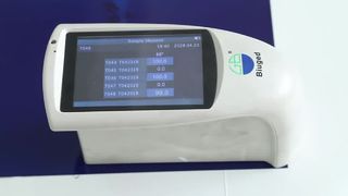 تست اسپری رنگ خودرو مکلون آبی